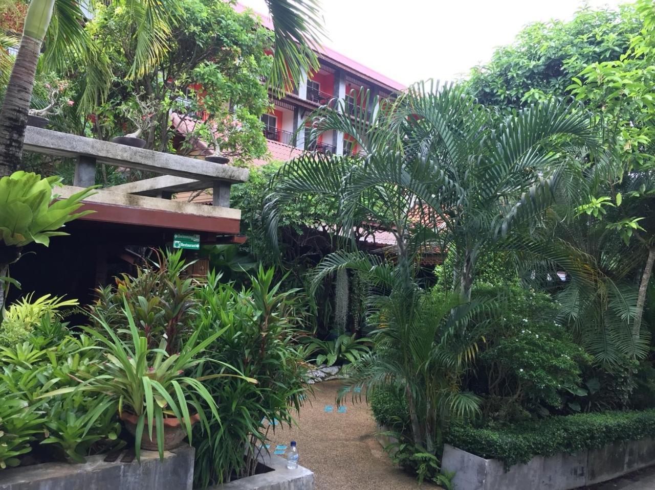 Baan Vanida Garden Resort Karon Buitenkant foto